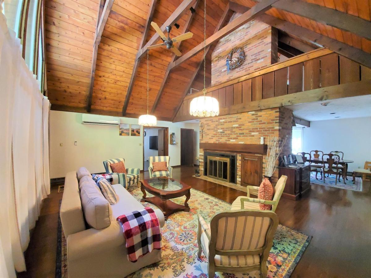 Walk To Pool & Beach - Spacious Gateway, Hot Tub, Game Room Pocono Country Place Eksteriør billede