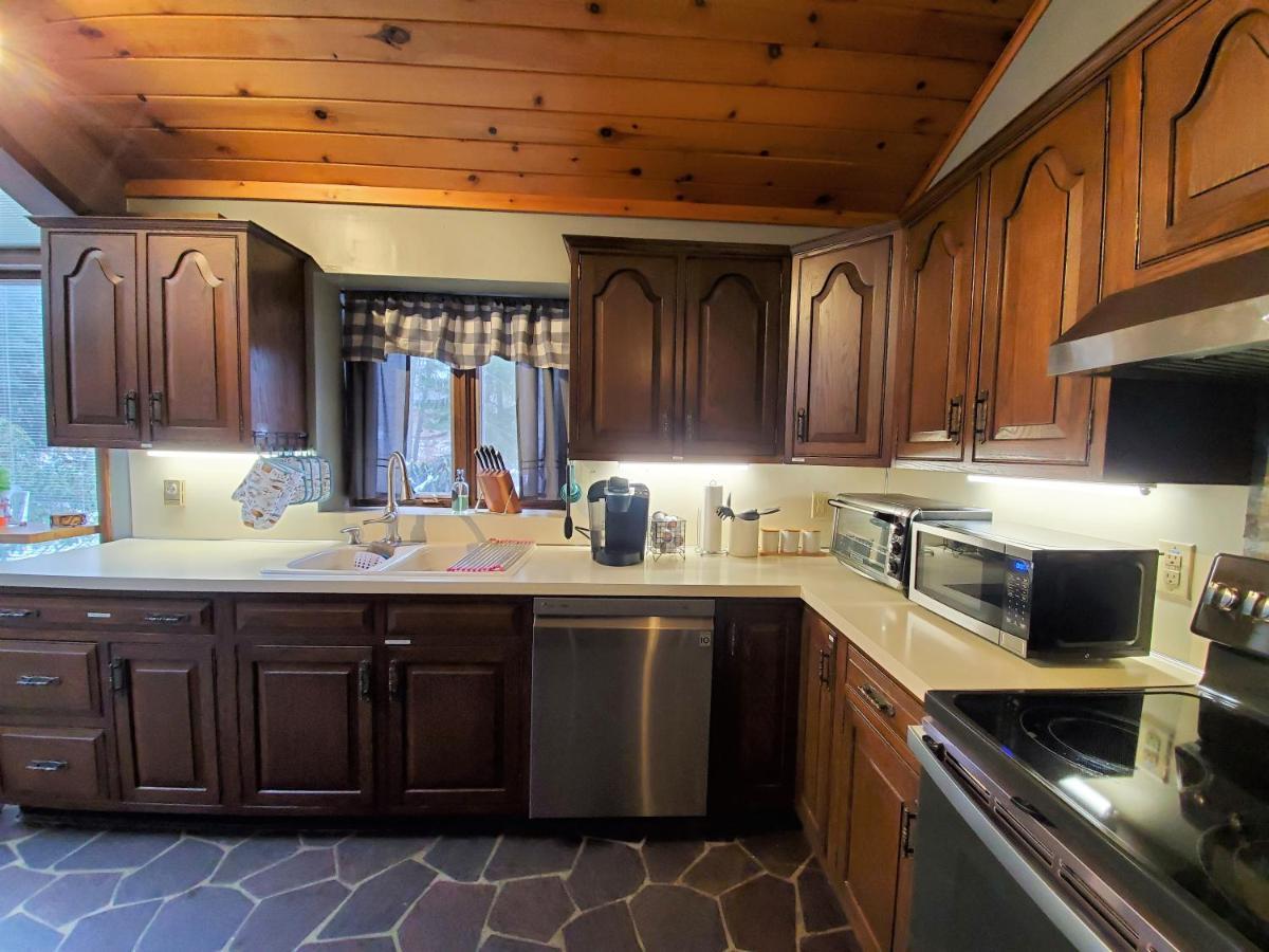 Walk To Pool & Beach - Spacious Gateway, Hot Tub, Game Room Pocono Country Place Eksteriør billede
